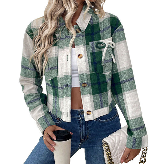 Damkofta – vintageinspirerad ulljacka med rosettdetalj