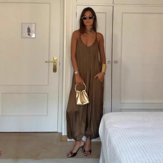 Jumpsuit för Dam – Enfärgad, Ärmlös med V-ringning, Plissering & Öppen Rygg