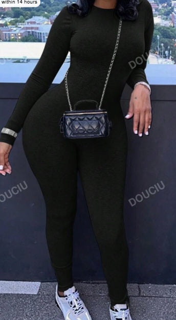 Jumpsuit dam – enfärgad ribbstickad byxdress med rund hals & lång ärm för vår & höst