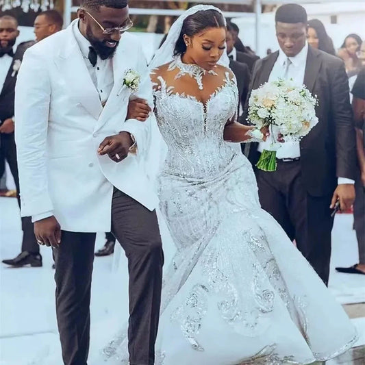 Afrikansk Bröllopsklänning i Spets – Långärmad Fishtail Design