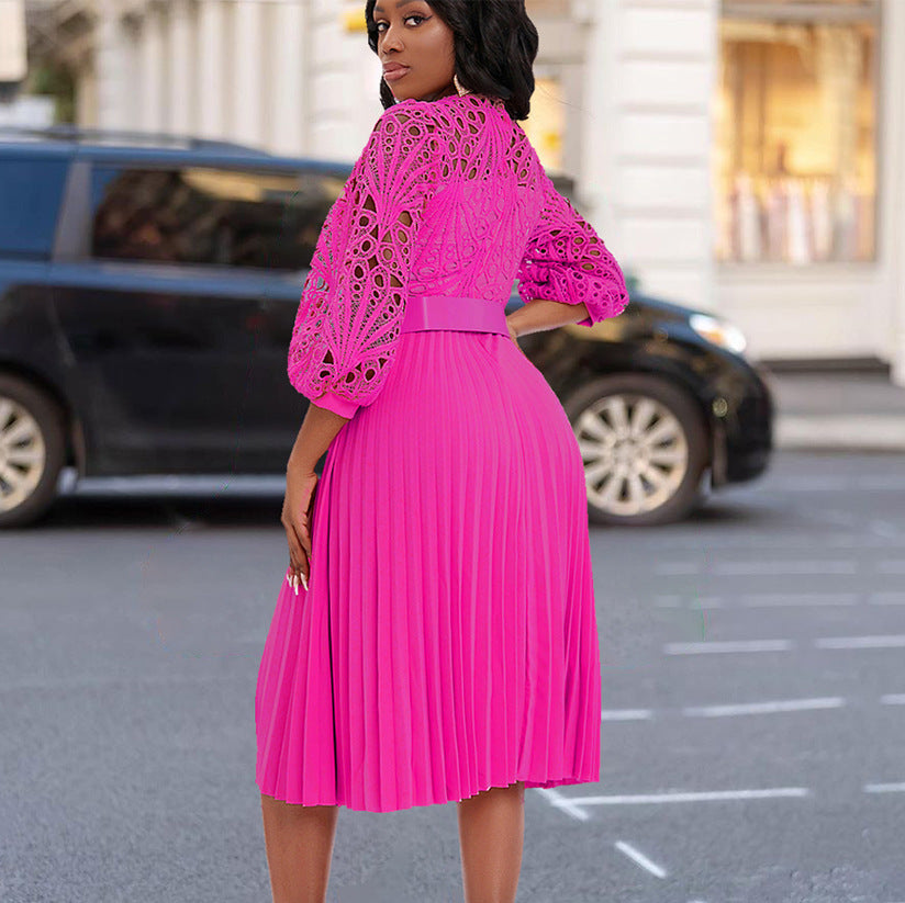 Damklänning – plus size med spetsdetaljer, plissering & trendiga utskärningar i afrikansk stil