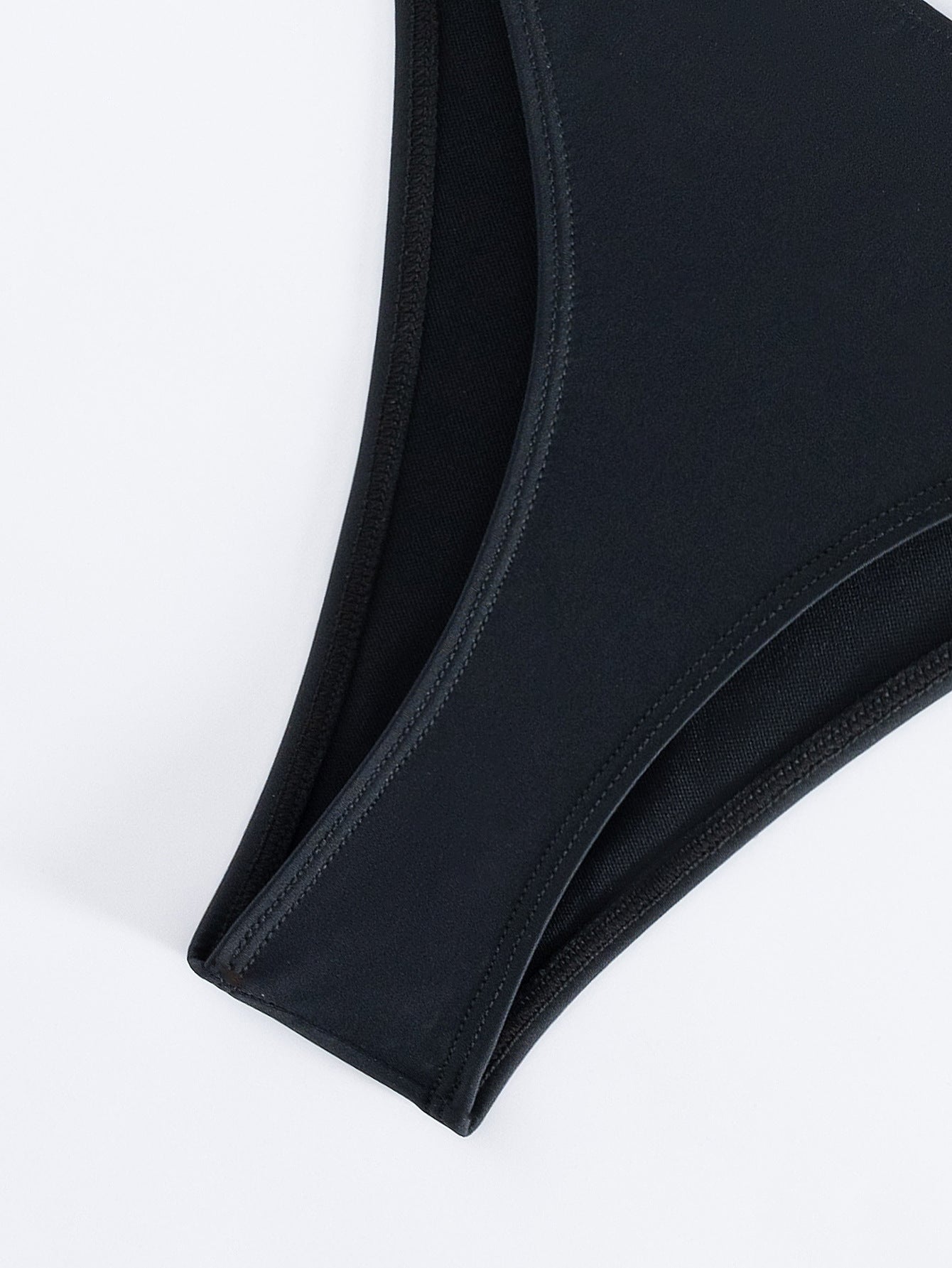 Trendig Bikini One-Piece – Åtsittande & Elegant Baddräkt för Kvinnor