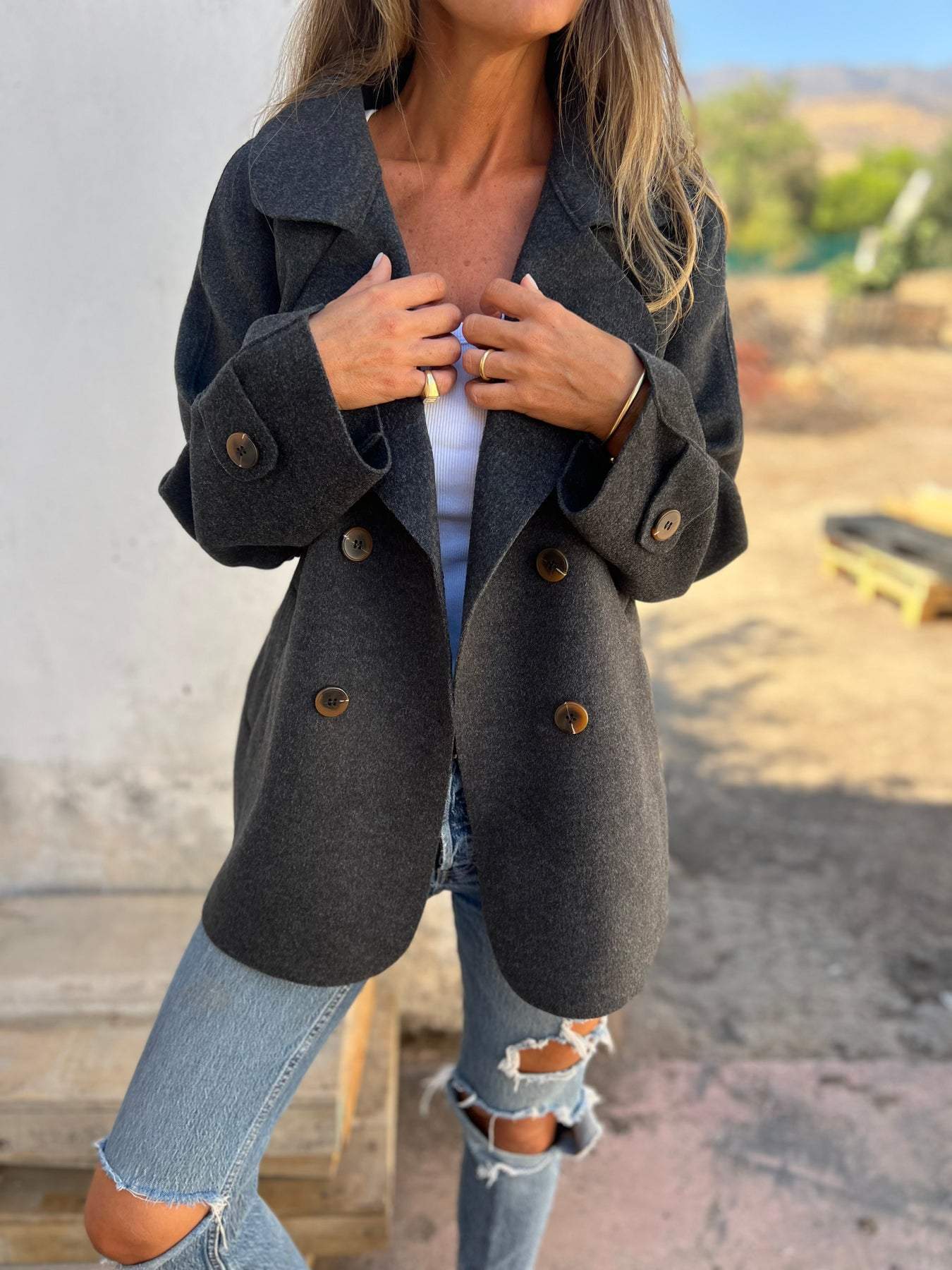 Elegant Ullig Kappa Dam – Klassisk Knappdesign utan Pälskrage