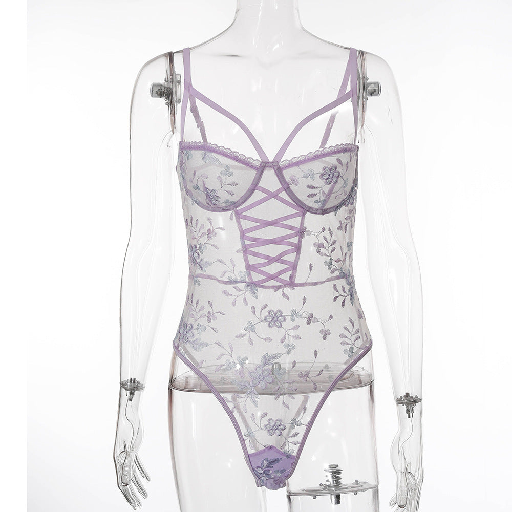 Broderad body  – stilren body för dam med slimmande design