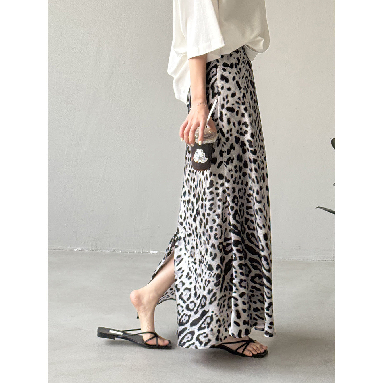 Kjol för Dam – Leopardmönstrad i Lyxig Stil med Hög Midja & Slits