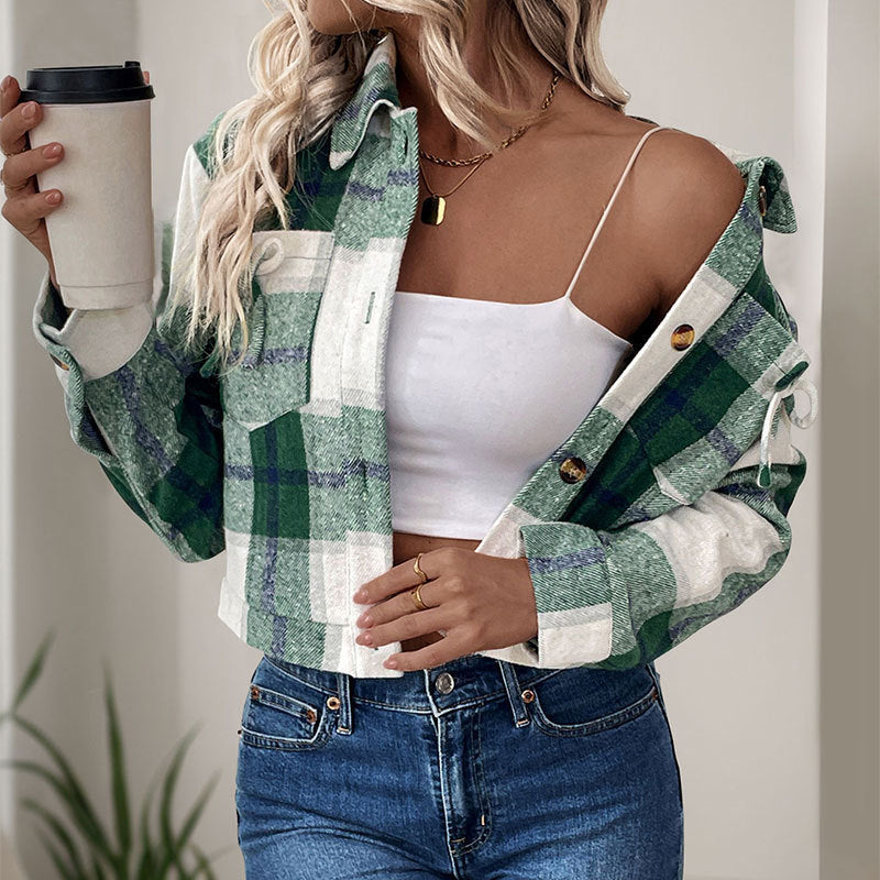 Damkofta – vintageinspirerad ulljacka med rosettdetalj