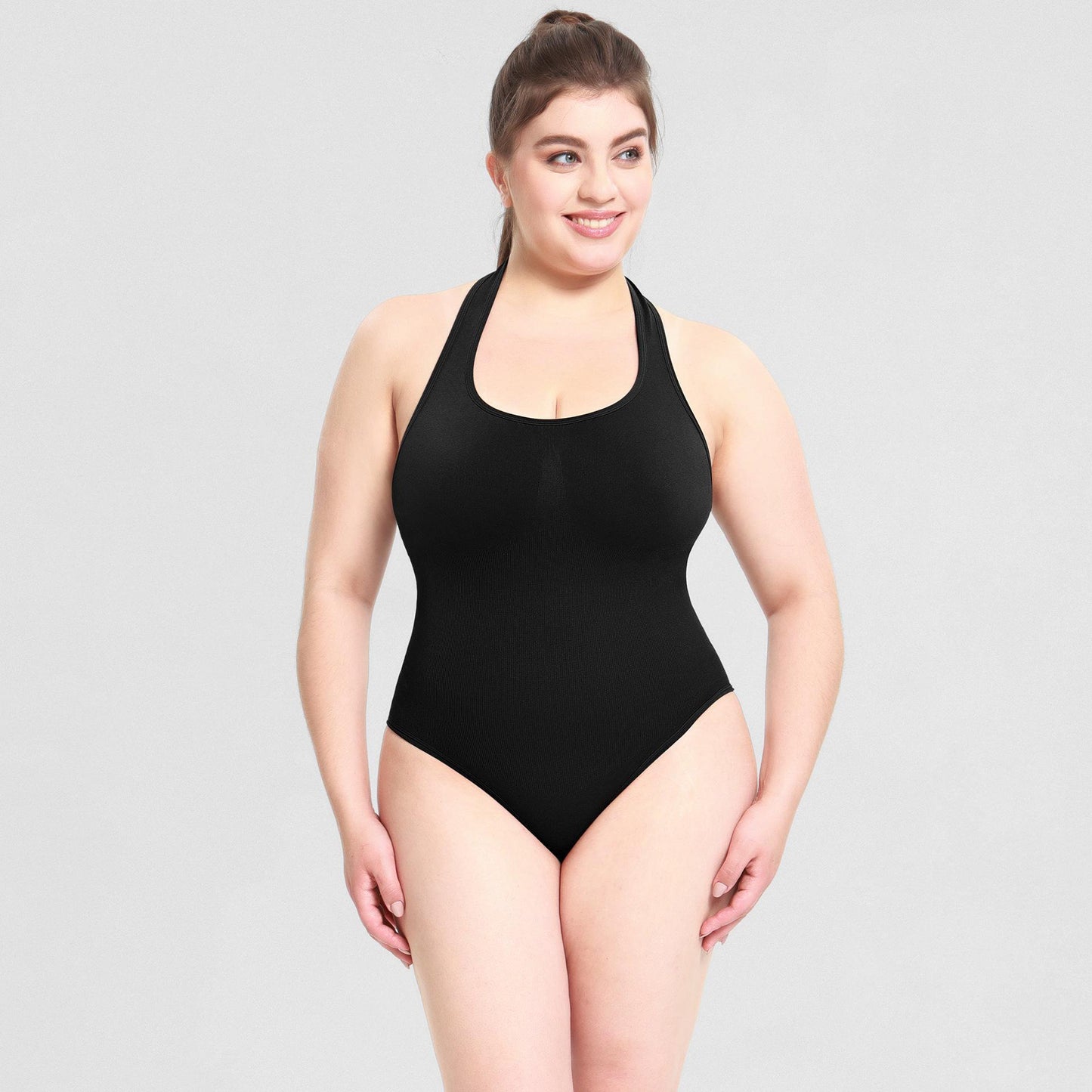 Elegant T-back Bodysuit – Trendig Halterneck & Figurnära Passform för Dam