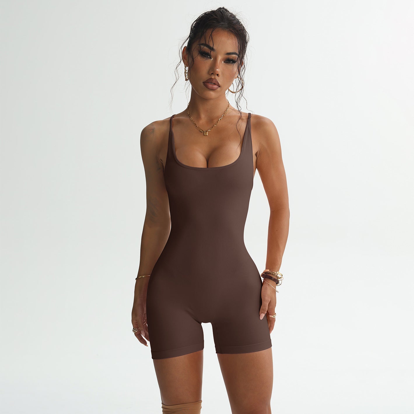 Jumpsuit för Dam – Öppen Rygg & Shorts med Peach Hip-effekt