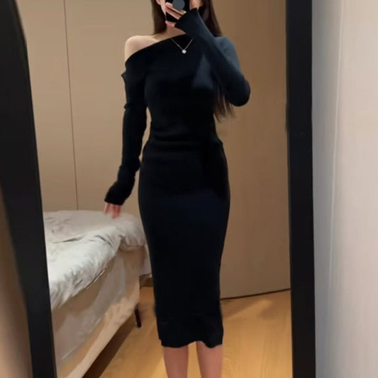 Damklänning – off-shoulder med asymmetrisk design & enfärgad stil för höst och vinter