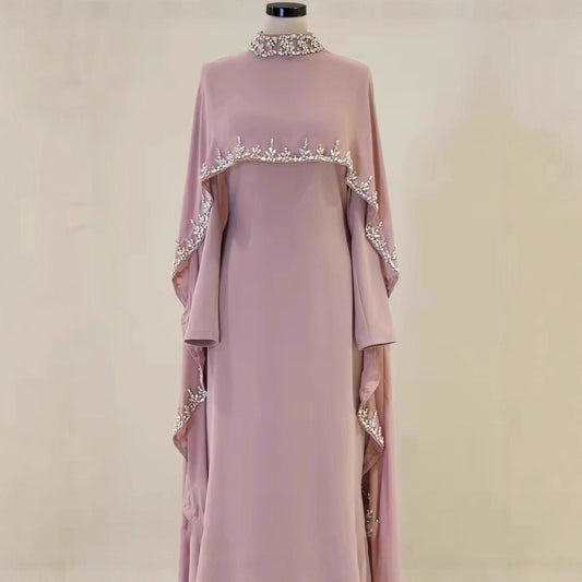 Damklänning – trendig klänning/kimono med dekorativa tofsar