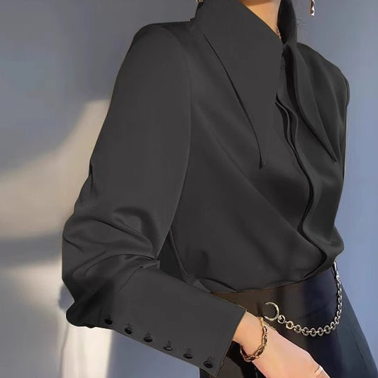 Blus för Dam – Unik Premiumdesign med Spetsig Krage